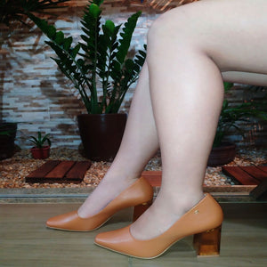 Scarpin Feminino Salto 10cm Robusto Elegante cor Caramelo